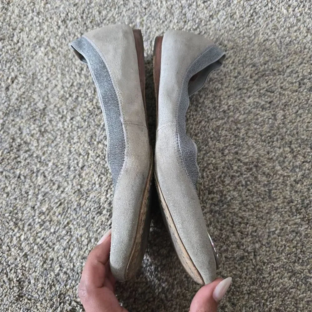 Tory Burch Ballet Flats Women's Size 8.5 M‎ Silver Metallic Leather Slip On